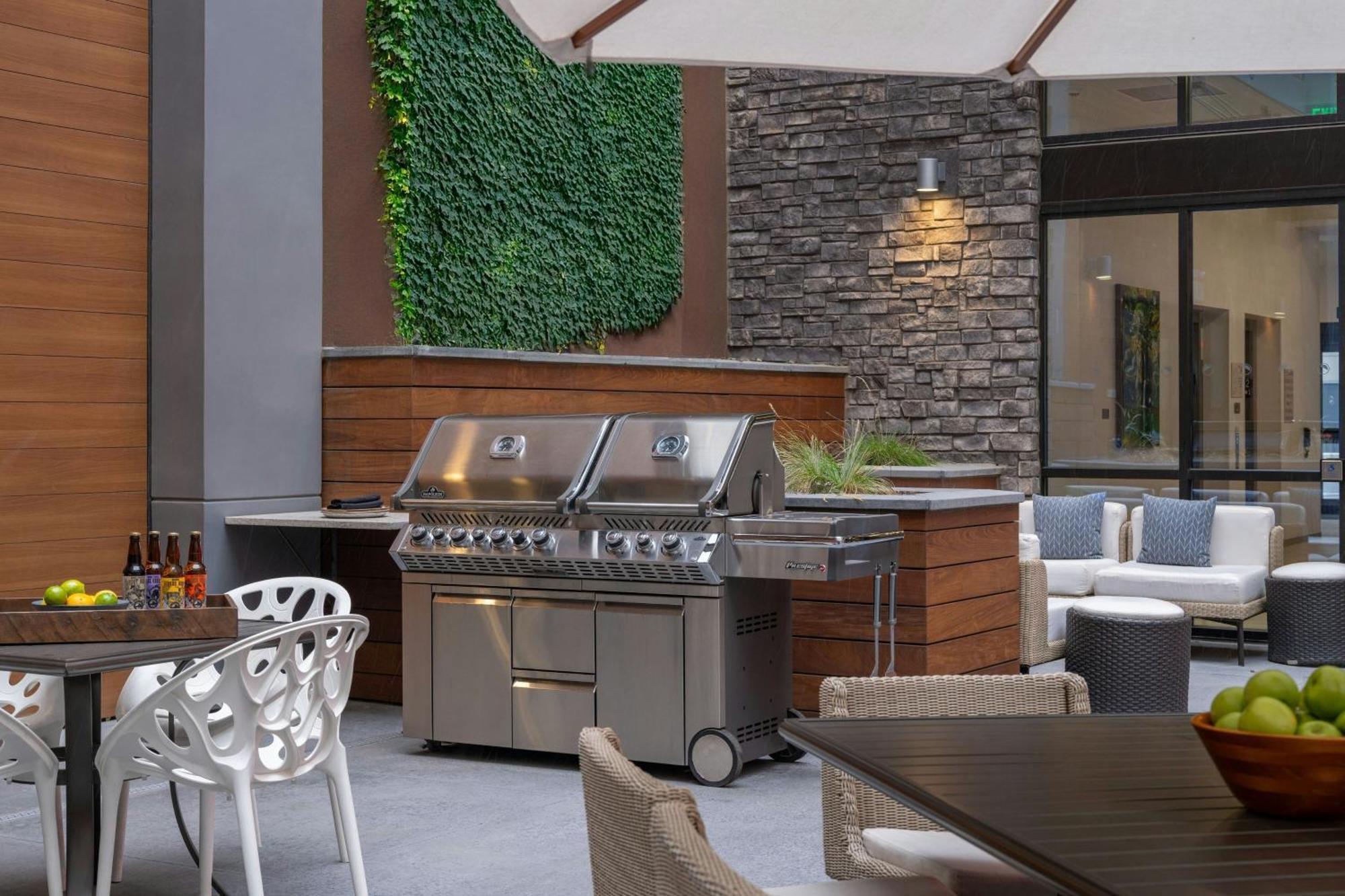 Element Colorado Springs Downtown Hotel Exterior foto